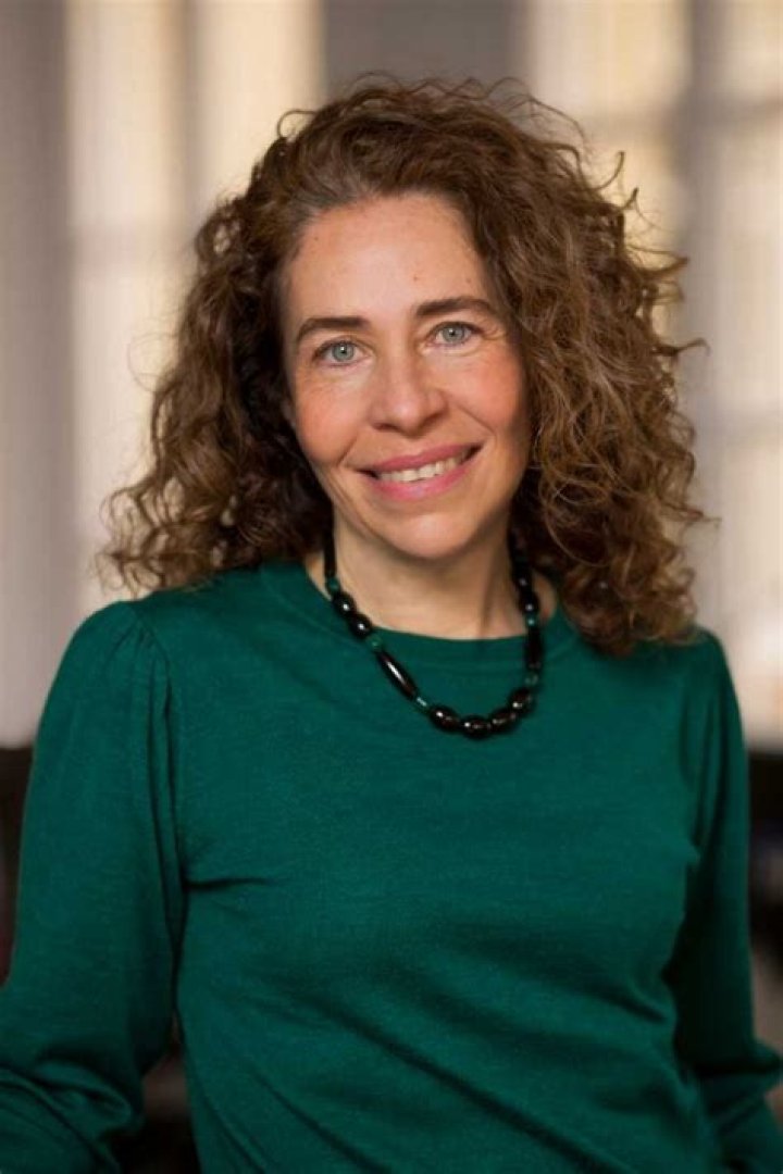 Claudia Levy